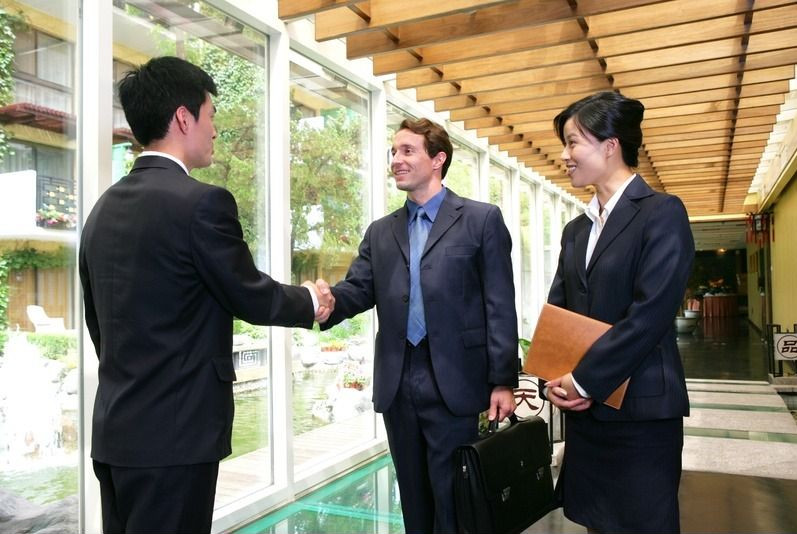 6355786753583984372308785