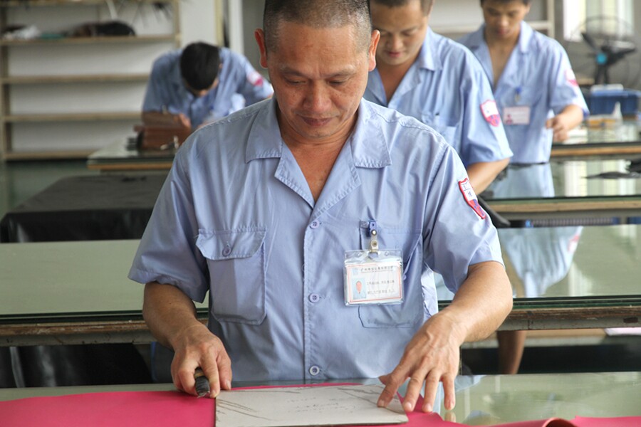 博深皮具加工廠祝各位辛勤勞動者節(jié)日快樂！